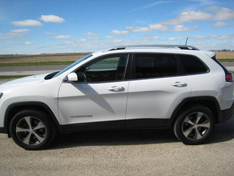 2019 Jeep Cherokee for sale at FINNEY'S AUTO & TRUCK in Atlanta IN