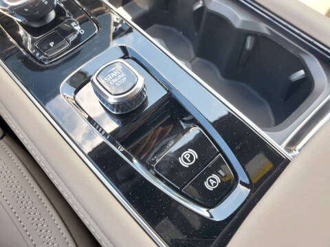 2026 Volvo XC90 B5 Core