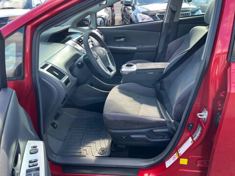 2013 Toyota Prius v