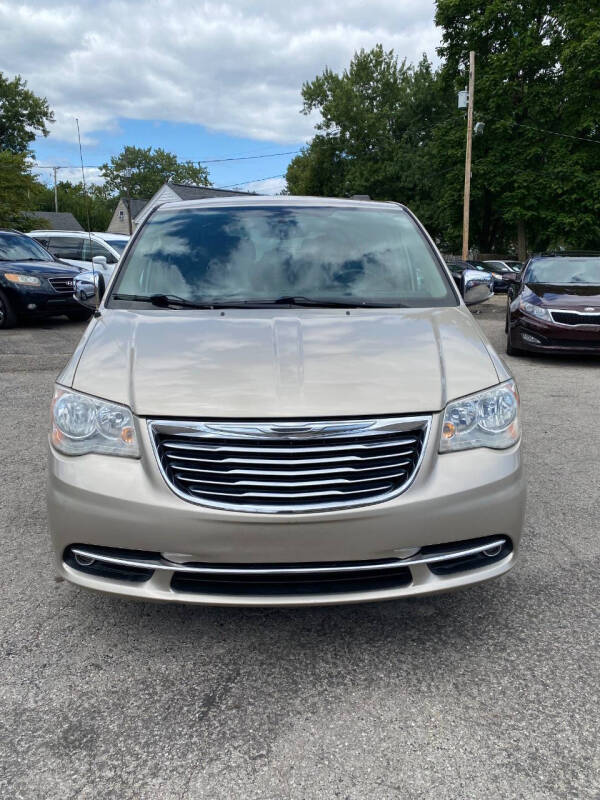 Used 2014 Chrysler Town & Country Touring-L with VIN 2C4RC1CG0ER195155 for sale in Hilliard, OH