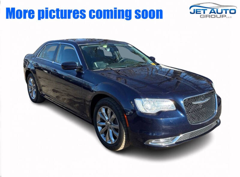 2015 Chrysler 300 Limited's photo
