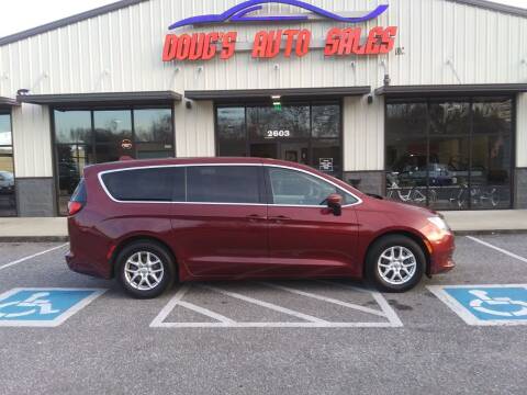 2018 Chrysler Pacifica for sale at DOUG'S AUTO SALES INC in Pleasant View TN
