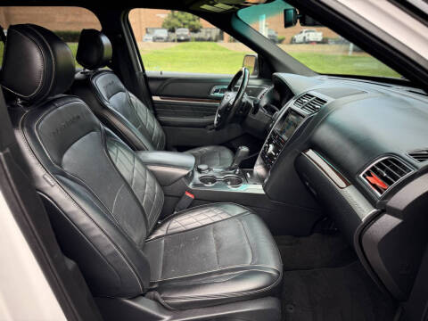 2017 Ford Explorer Platinum