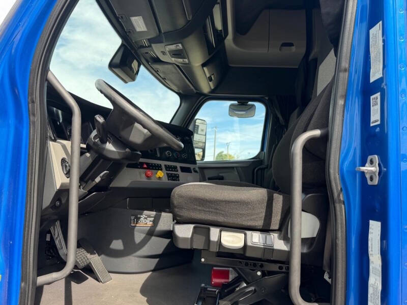 2021 Freightliner Cascadia
