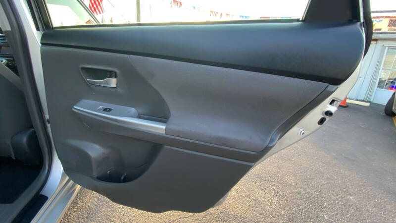 2012 Toyota Prius v Five