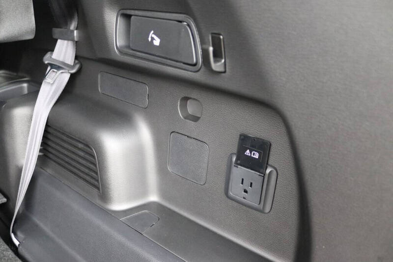 2025 Mitsubishi Outlander PHEV SEL