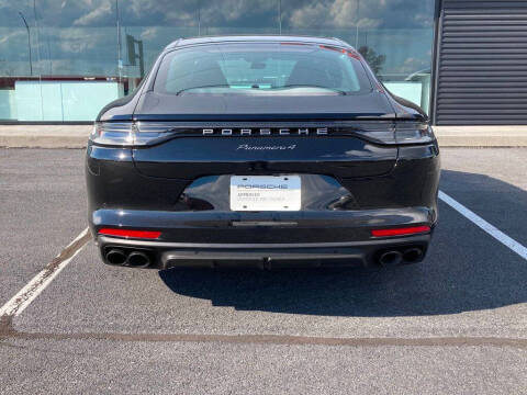 2023 Porsche Panamera 4 Platinum Edition