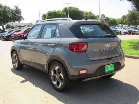 2022 Hyundai Venue SEL