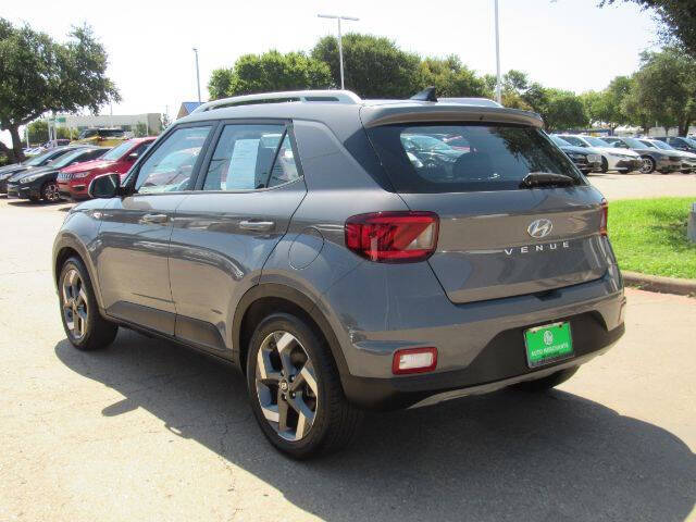 2022 Hyundai Venue SEL