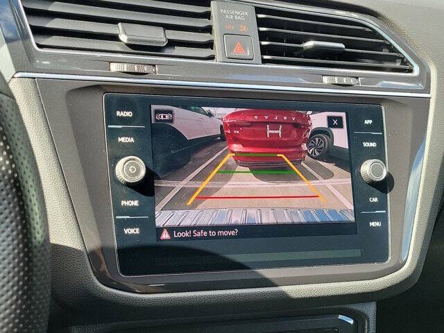 2022 Volkswagen Tiguan SE R-Line Black