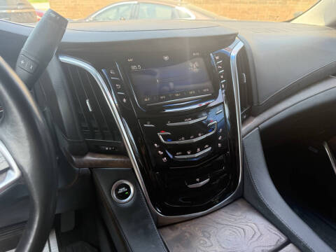 2015 Cadillac Escalade Luxury