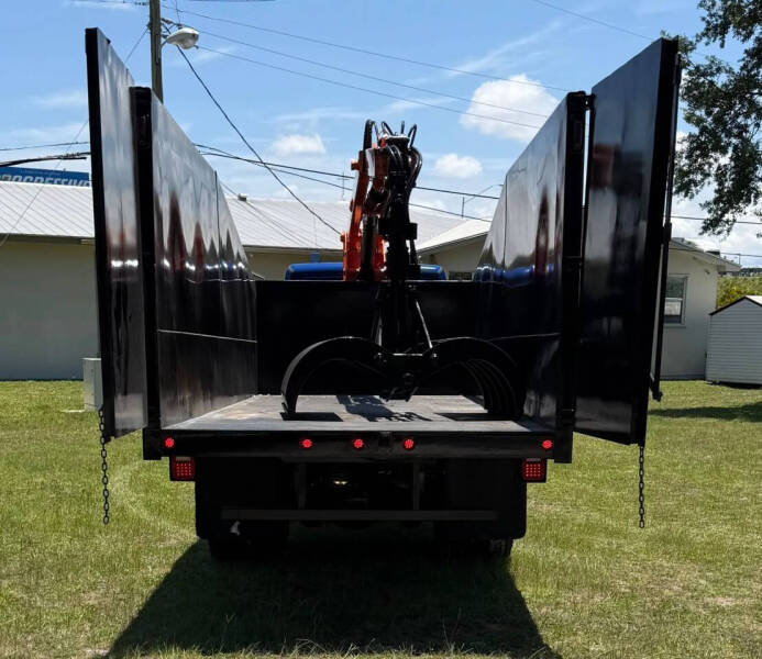 2020 Freightliner M2 106
