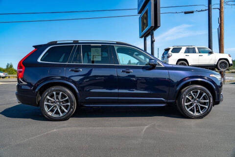 2017 Volvo XC90 T6 Momentum