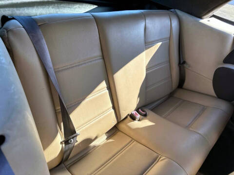 2004 Ford Mustang Deluxe