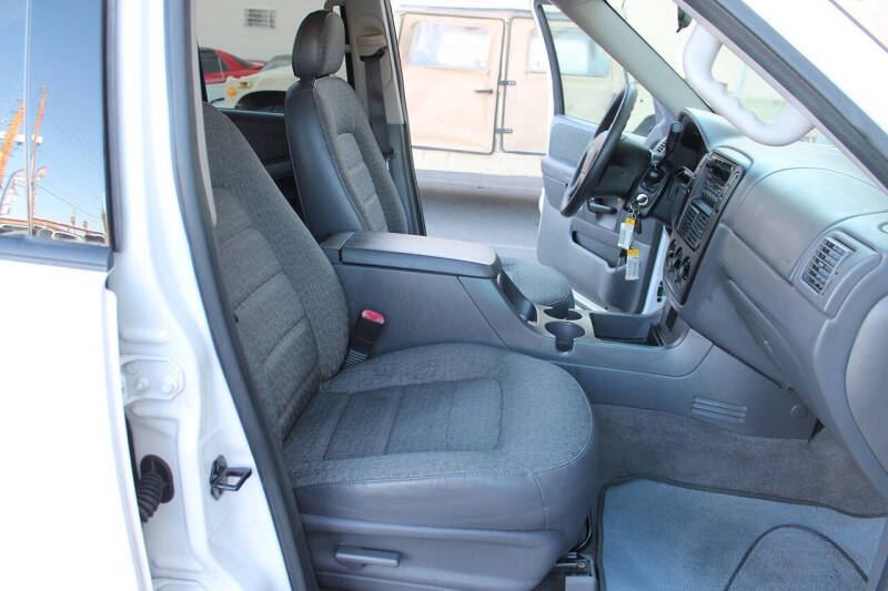 2003 Ford Explorer XLS