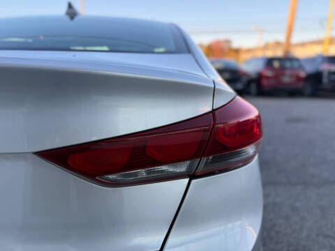 2018 Hyundai Elantra SEL