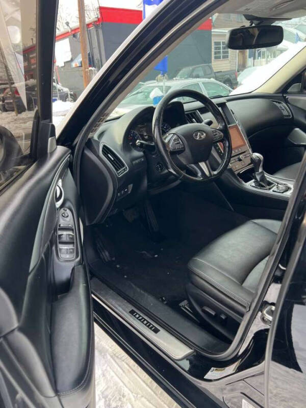 2017 Infiniti Q50 2.0T