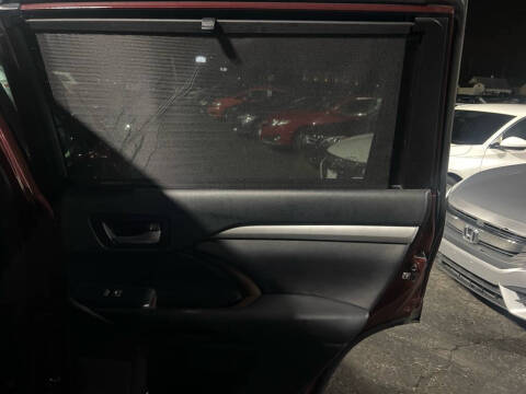 2017 Toyota Highlander SE