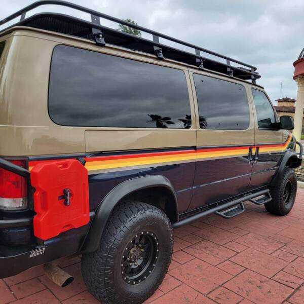2001 Ford E-Series E-350 SD