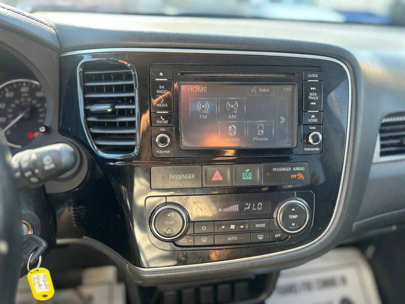 2017 Mitsubishi Outlander ES