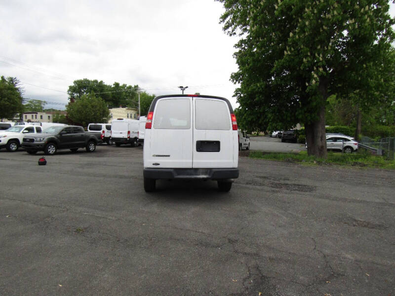 2021 Chevrolet Express 2500