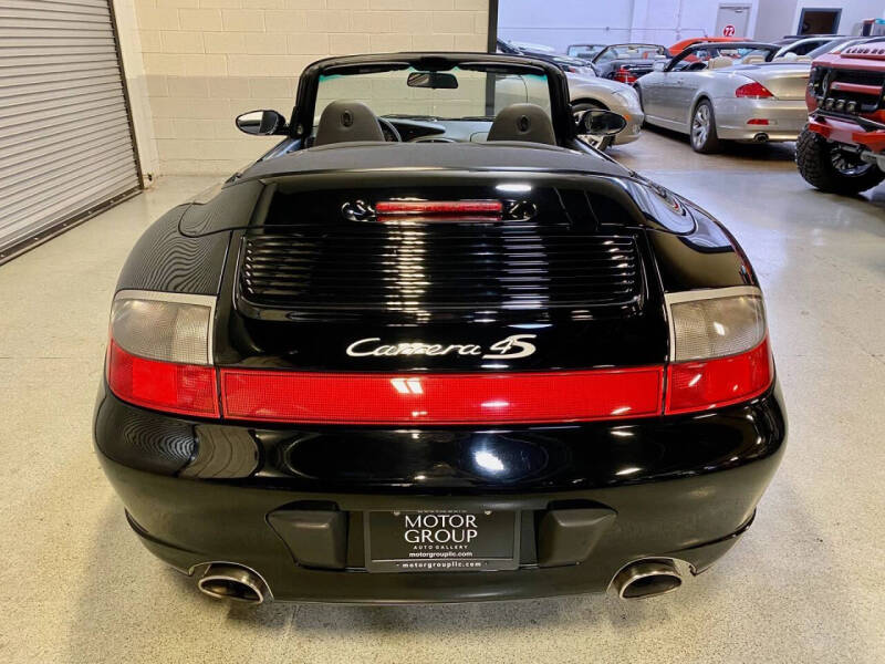 2004 Porsche 911 Carrera 4S