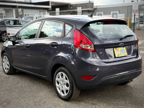 2012 Ford Fiesta SE