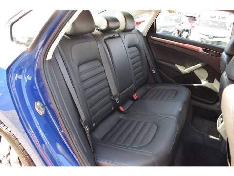 2017 Volkswagen Passat 1.8T SEL Premium