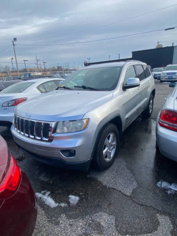 2013 Jeep Grand Cherokee for sale at Eagle Motors of Hamilton, Inc in Hamilton OH