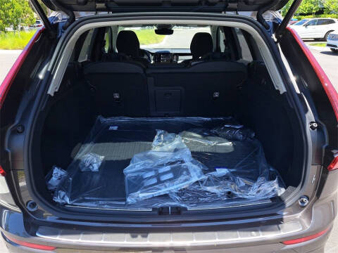 2025 Volvo XC60 B5 Plus Dark Theme