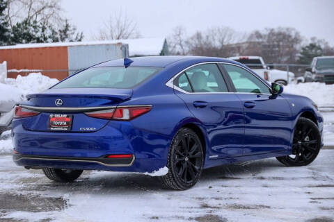 2022 Lexus ES 300h F SPORT