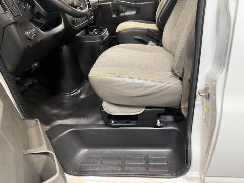 2017 GMC Savana 2500