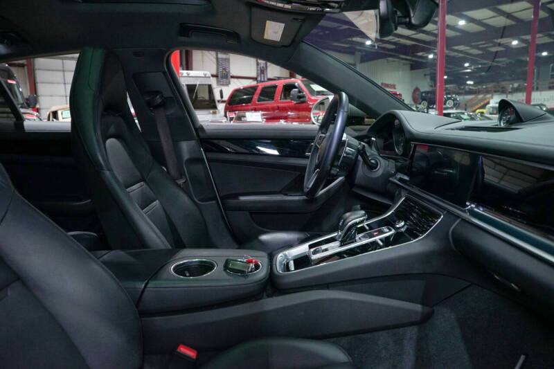 2018 Porsche Panamera 4S