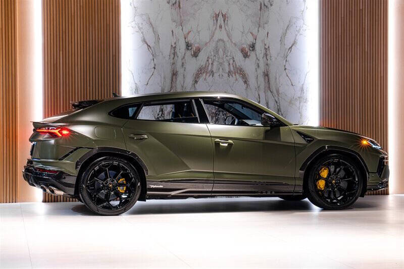 2023 Lamborghini Urus Performante
