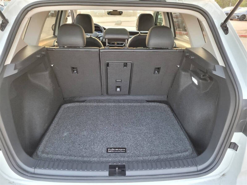 2025 Volkswagen Taos SEL 4Motion