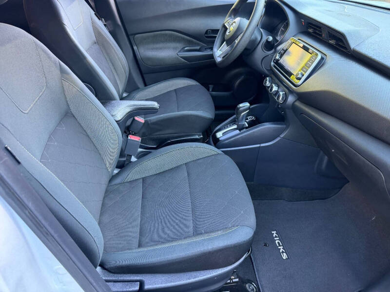 2020 Nissan Kicks S