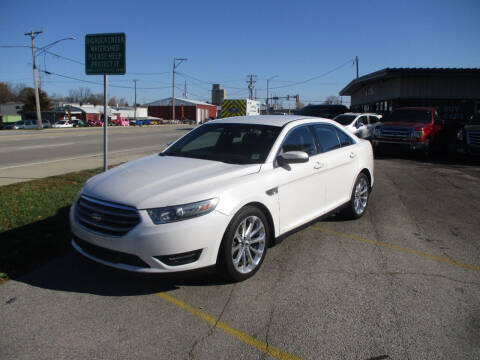 2016 Ford Taurus for sale at RJ Motors in Plano IL
