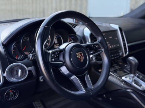2017 Porsche Cayenne GTS