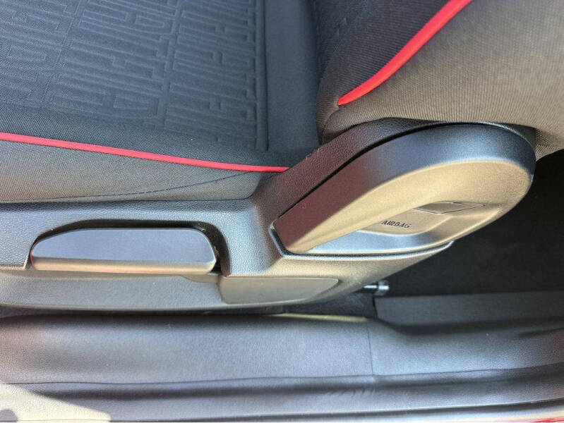 2024 FIAT 500e Inspi(RED)