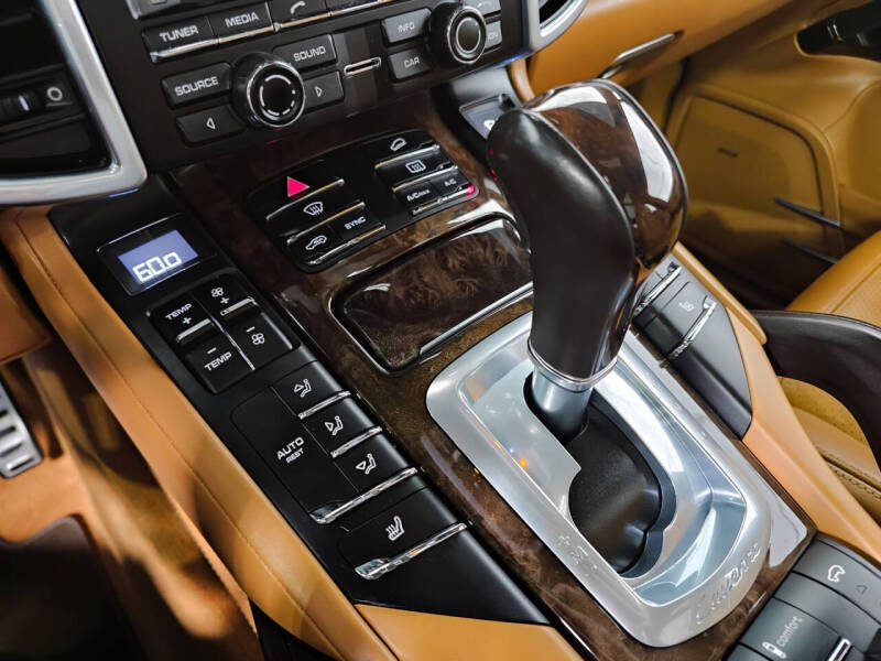 2016 Porsche Cayenne GTS