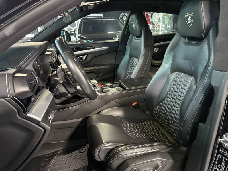 2020 Lamborghini Urus