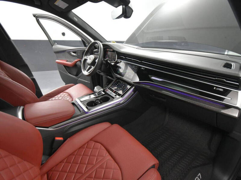 2024 Audi SQ7 4.0T quattro Premium Plus