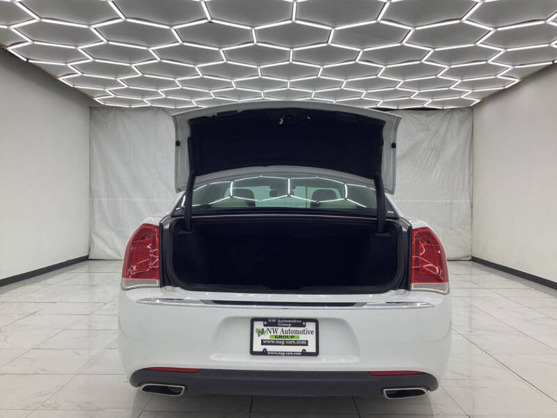 2021 Chrysler 300 Touring