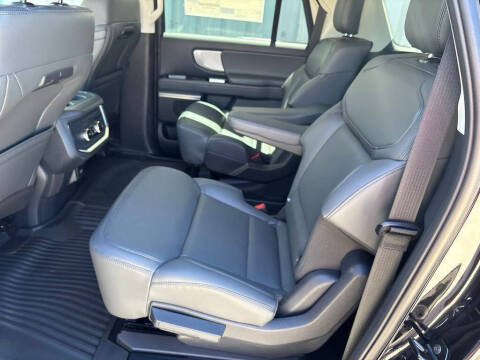 2026 Ford Expedition MAX Active