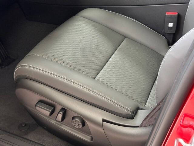 2025 VinFast VF8 Plus