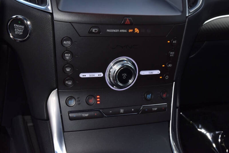 2020 Ford Edge Titanium