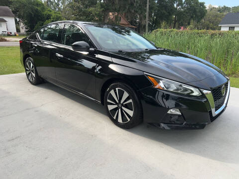 2019 Nissan Altima for sale at D & R Auto Brokers in Ridgeland SC