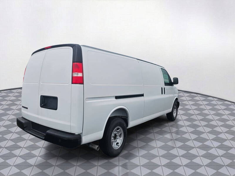 2025 Chevrolet Express 2500