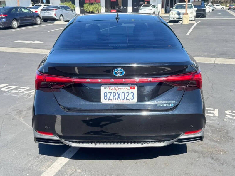 2022 Toyota Avalon Hybrid Limited