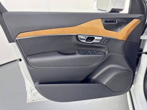 2022 Volvo XC90 Recharge T8 Inscription Expression 6P